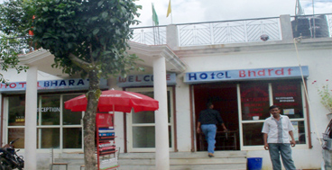 hotel-bharat-in-phata