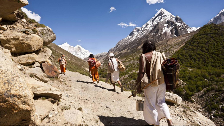 gangotri to gomukh yatra distance